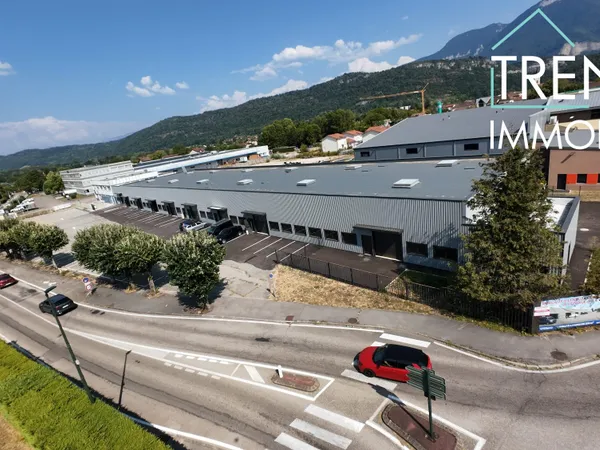 À Louer Locaux d'activité modulables à partir de 234m² à Sa