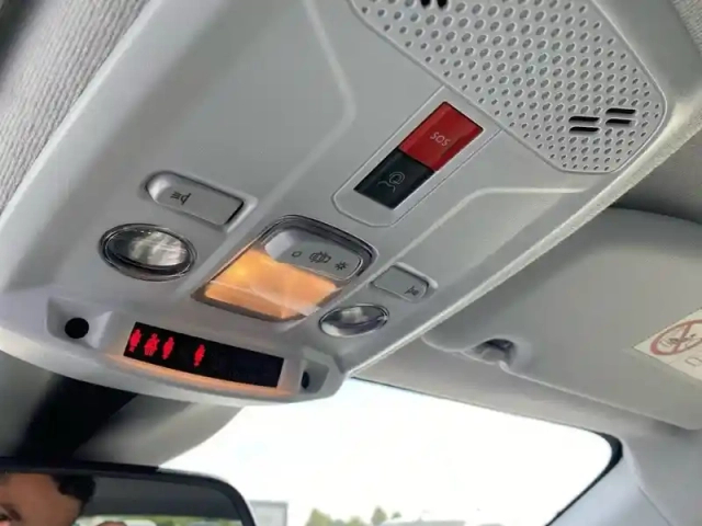 Peugeot 208 electrique 156 ch 54 kwh — photo 14