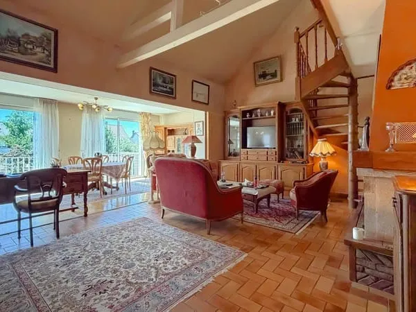 Maison 6 pièces 165 m²