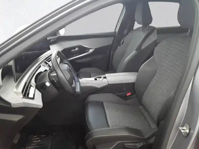 Peugeot 3008 hybrid 145 e-dcs6 — photo 32