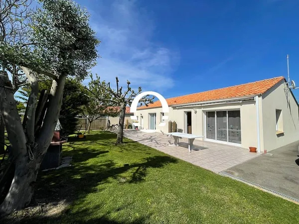 Maison de plain-pied 3 pièces 83 m²