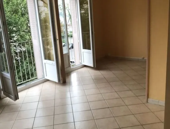 Appartement type F4 de 72 m2 quartier Fontaine Ecu