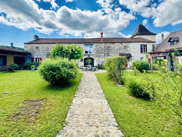 Propriété en pierre au charme authentique