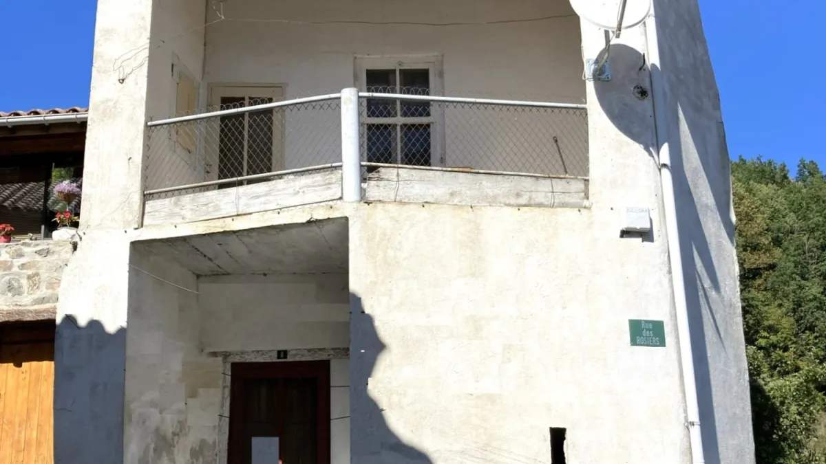 Photo 1