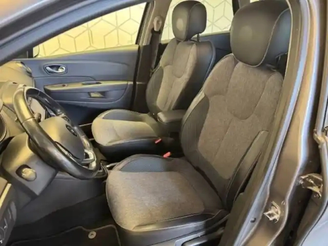 Renault Captur dci 90 edc — photo 10