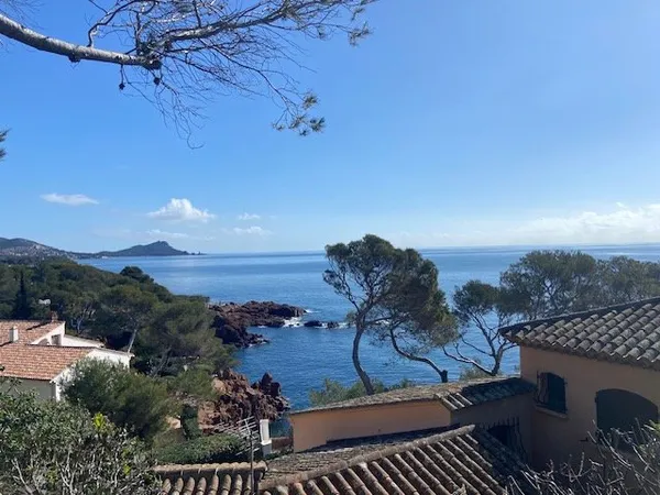 Maison T4 St Raphaël Parc Santa Lucia vue mer à vendre