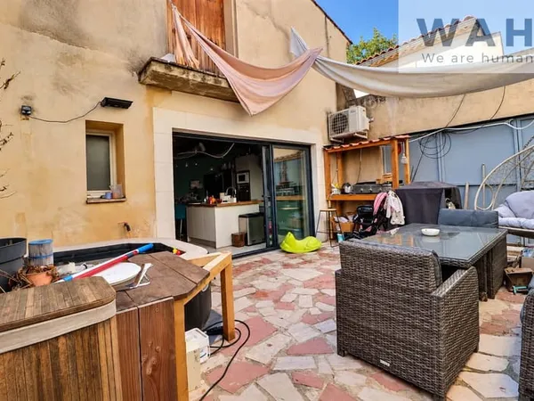 Maison de village T2 + bureau avec terrasse de 26 m2 - Saint