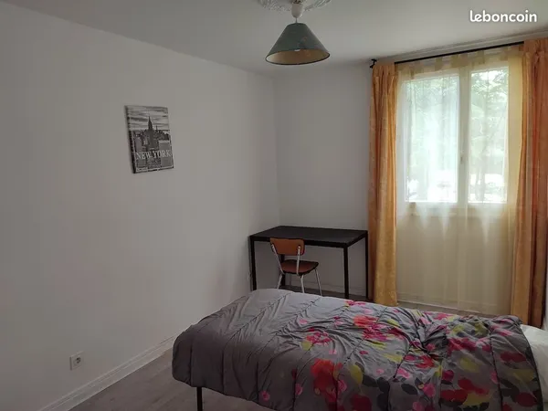Chambre 5 pièces 96 m²