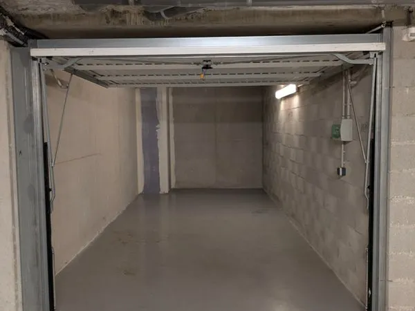 Box sécurisé 19,5m2 avec électricité