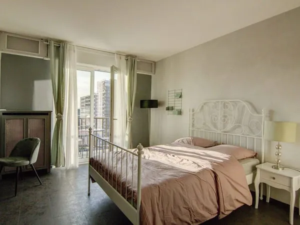 Appartement 1 pièce 123 m²