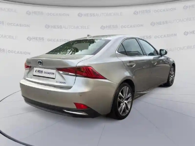 Lexus Is 300h luxe euro6d-t — photo 6