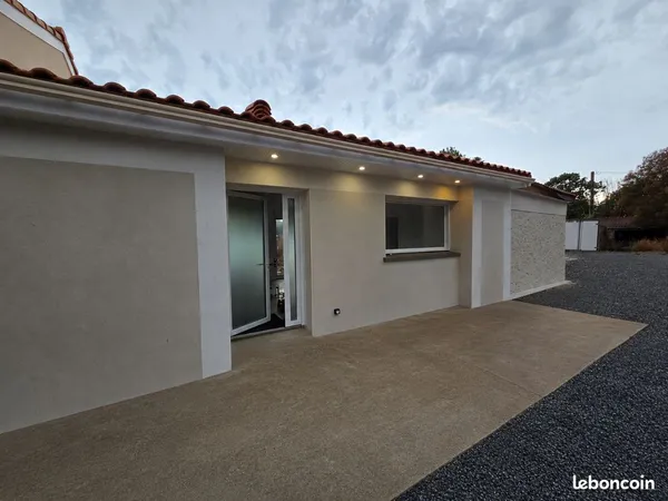 Maison rénovée avec grand terrain de 2530m2
