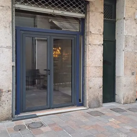 Saumur centre local commercial 898/mois
