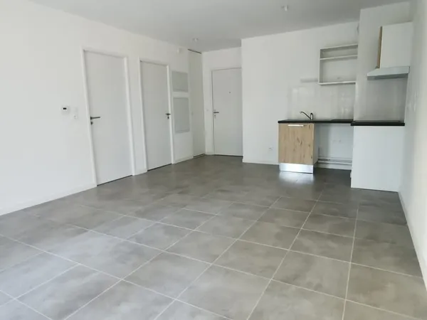 LOCATION - APPARTEMENT T2 -PORT MARIANNE