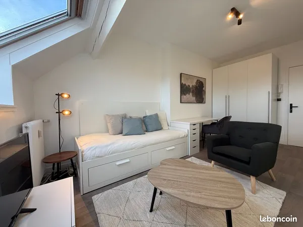 Joli studio refait à neuf. (chauffage compris)