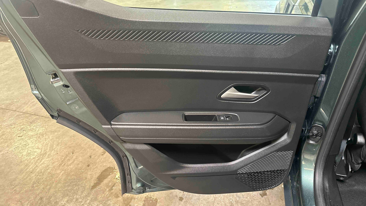 Dacia Duster Hybrid 140 — photo 23