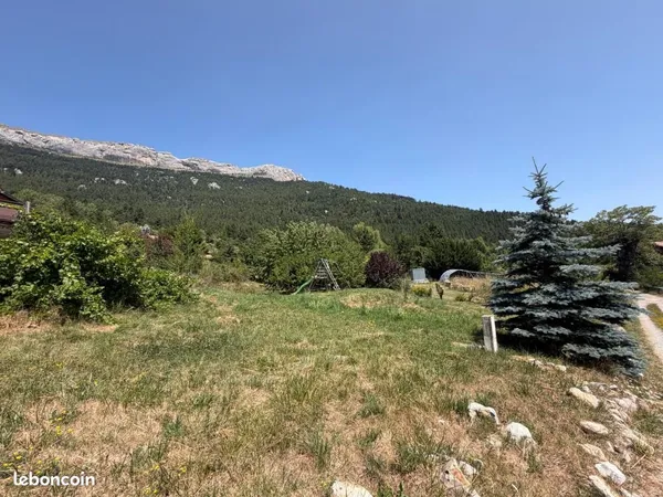 Terrain 883 m² Sigoyer