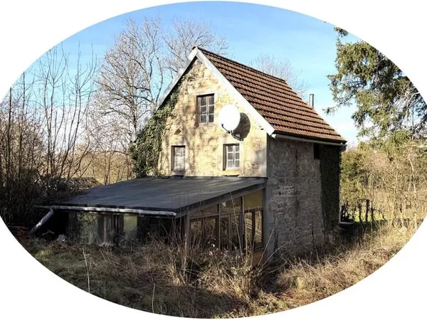 Auv 1209 : Charmante maisonnette, véranda, 2ème maison, ruine, terrain