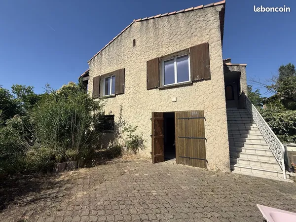 Maison 5 pièces 220 m²