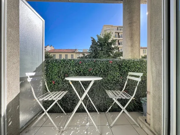 Nice Carras - Studio climatisé avec balcon