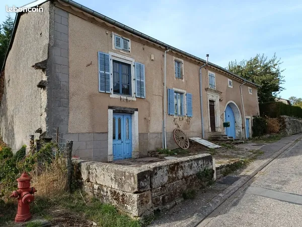 Maison de village sur un terrain de 900 m2