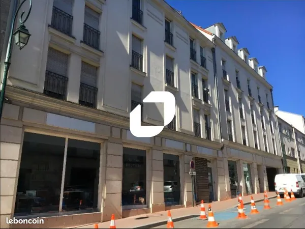 Local commercial 308 m²
