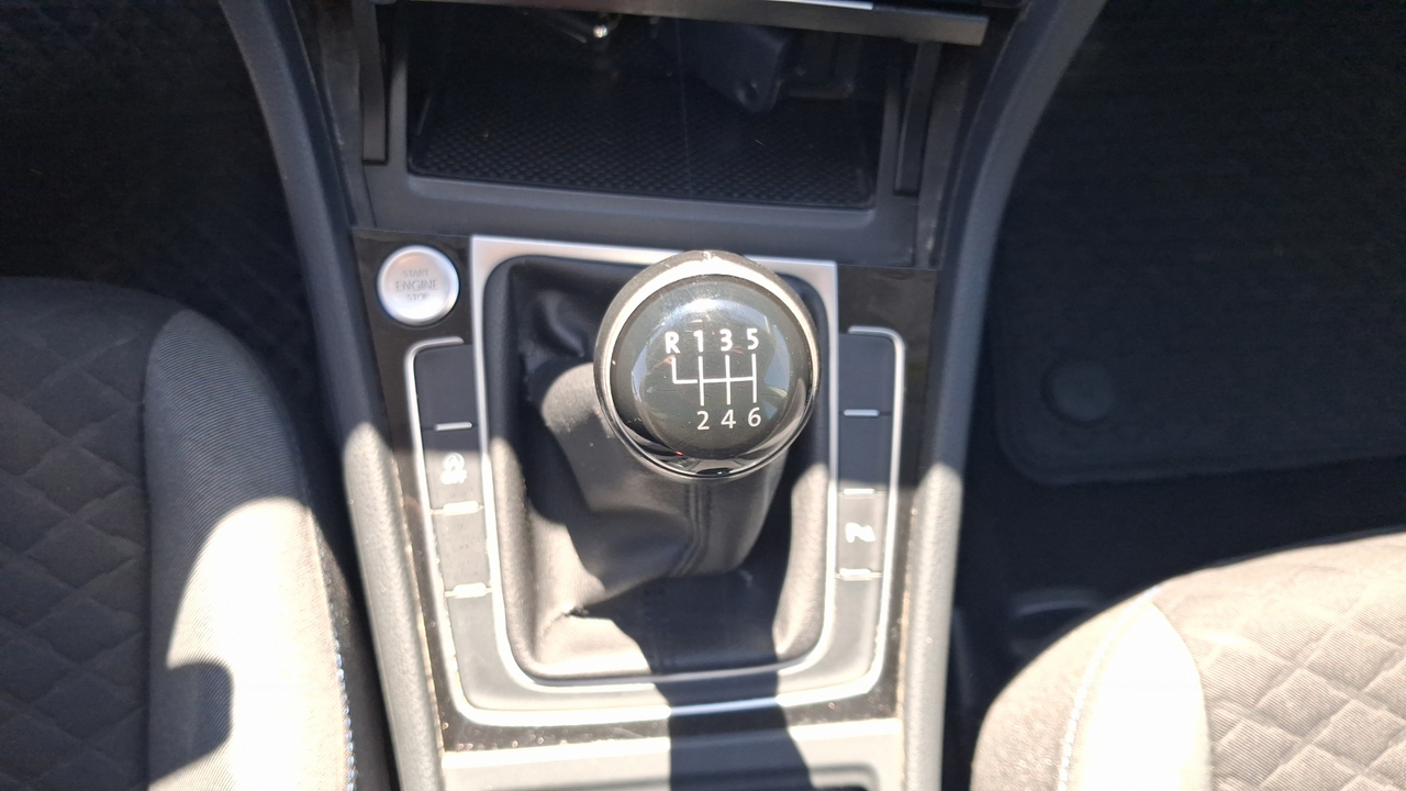 Volkswagen Golf 1.5 TSI 130 EVO BVM6 — photo 18