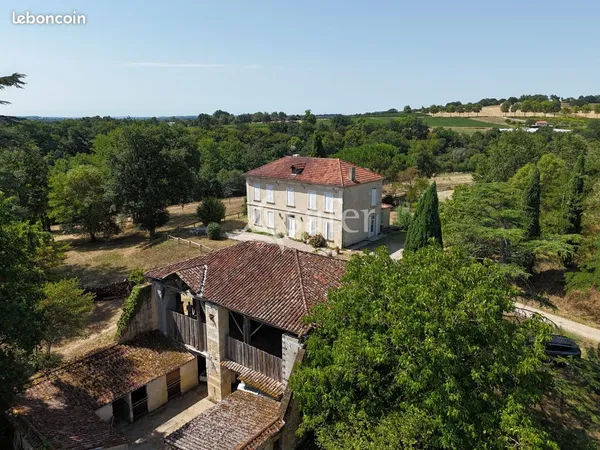 Maison 6 pièces 228 m²