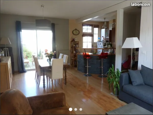 Charmante maison en très bon état située à 5 minutes à pied de la gare (sud) du Mans dans une impass
