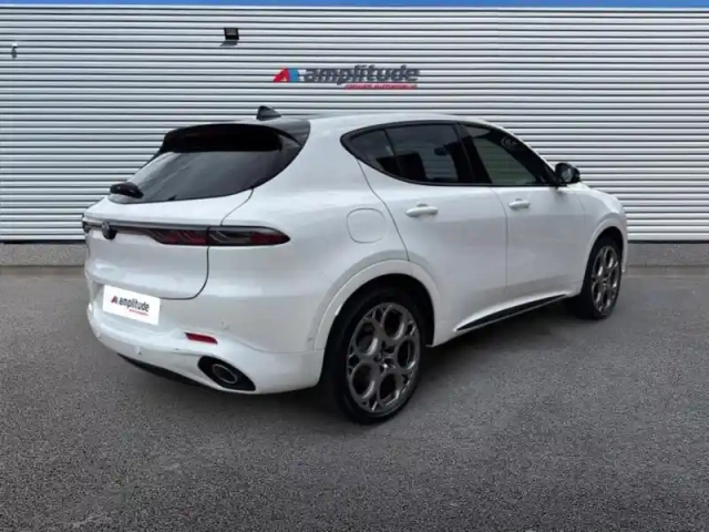 Alfa Romeo Tonale 1.3 phev 280ch tributo italiano at6 e-q4 — photo 5