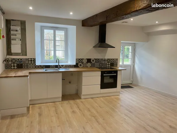Location de maison de ville 75m2 2 chambres entièrement rénovée