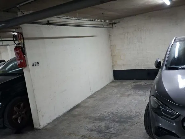 parking PARIS 8