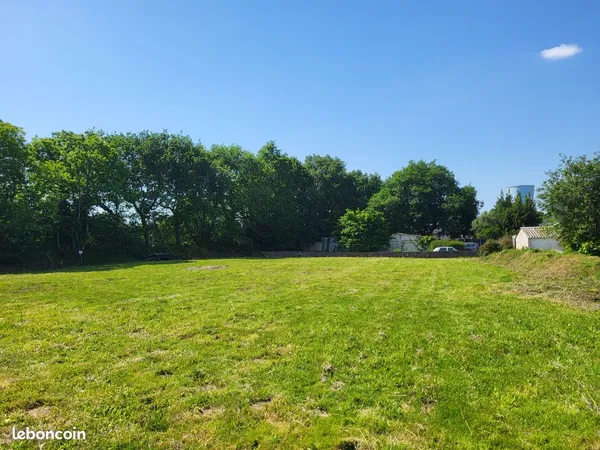 Vend terrain constructible