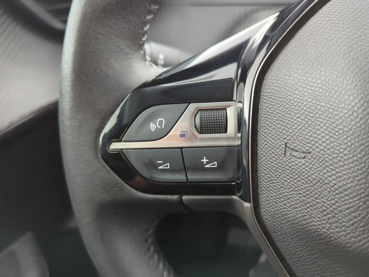 Peugeot 208 puretech 100 s&s bvm6 allure — photo 20