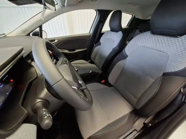 Renault Clio blue dci 100 ch gsr2 — photo 18