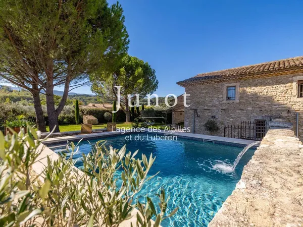 Maison 10 pièces 1000 m²