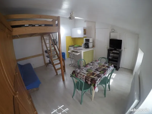 Studio meublé 22 m2 à louer au coeur du centre ville de La Rochelle