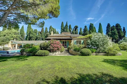 Maison 280 m²