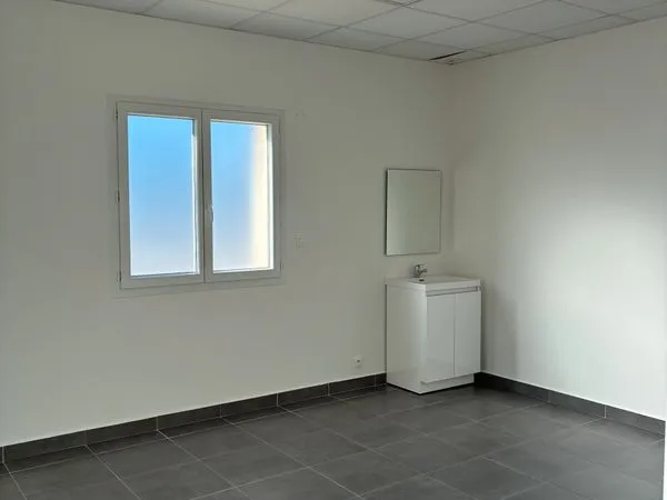Cabinet paramédical 19 m² - 420 CC - Saint-Martin-de-Crau