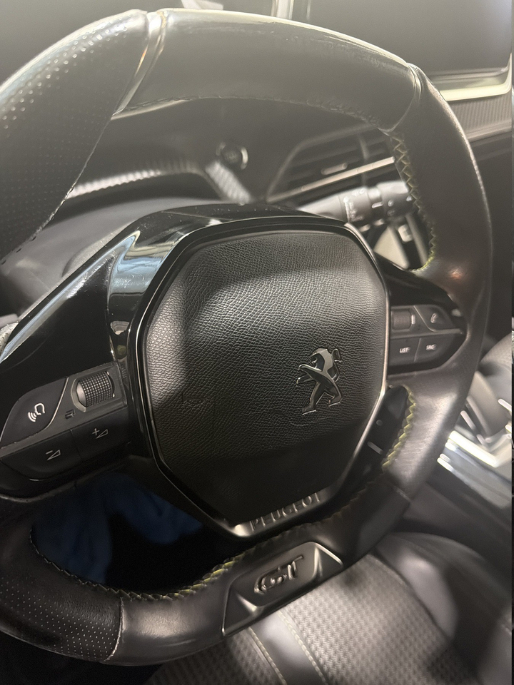 Peugeot 208 — photo 47
