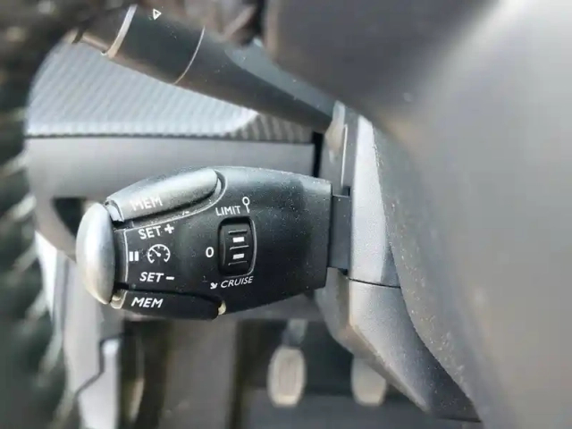 Peugeot 208 puretech 75 s&amp;s bvm5 — photo 39