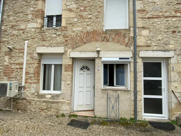 Maison à Agen de type T2, proche des commerces