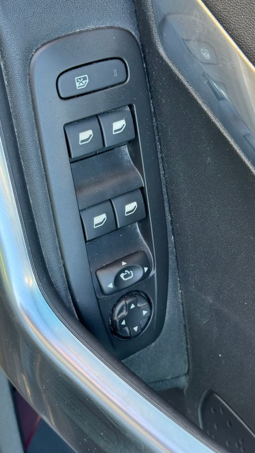 Peugeot 2008 Crossway 1.2 130.00 - Crossway – 2019 – 98297 km – Essence – Boîte Manuelle — photo 37