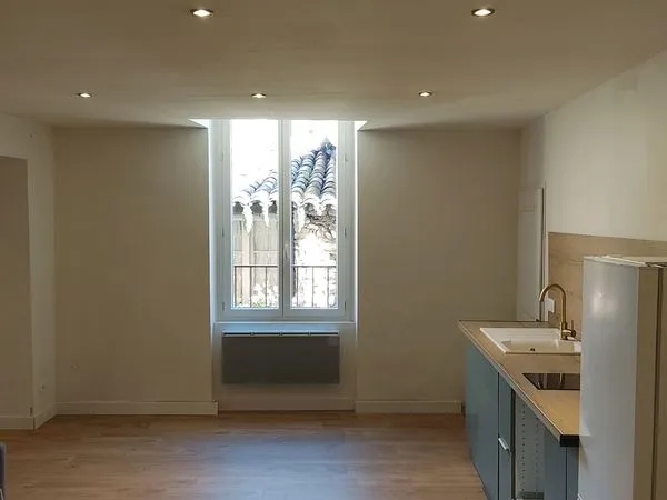T3 rénové 58 m2 + cave 18 m2- Centre-ville d'Apt