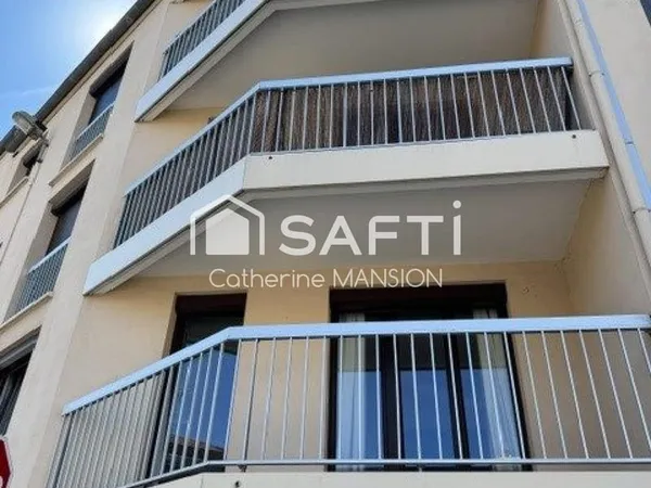 A vendre à Reims quartier Courlancy, T4 lumineux et traversant avec balcon, 3 chambres.