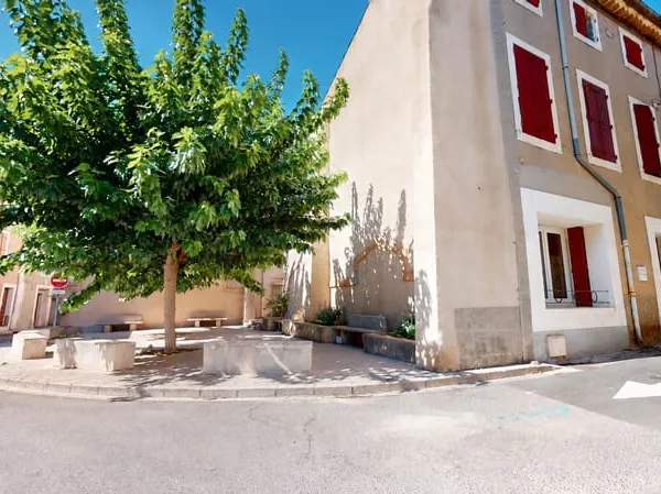 Maison de village avec extérieur à OUVEILLAN