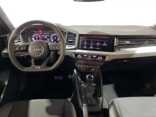 Audi A1 35 tfsi 150 ch s tronic 7 s line plus — photo 8