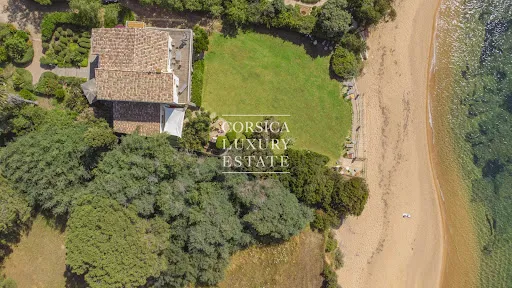 Villa 9 pièces 317 m²