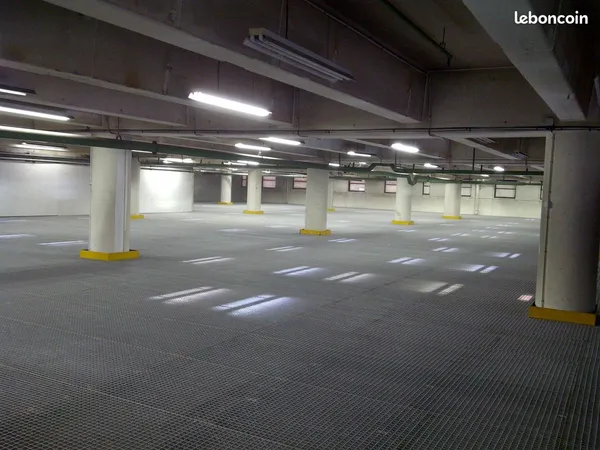 Entrepot a vendre situé porte de bagnolet