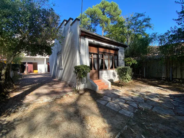 Au Pyla-sur-Mer, propriété atypique à réinventer sur 508 m², proche de la Dune du Pilat.